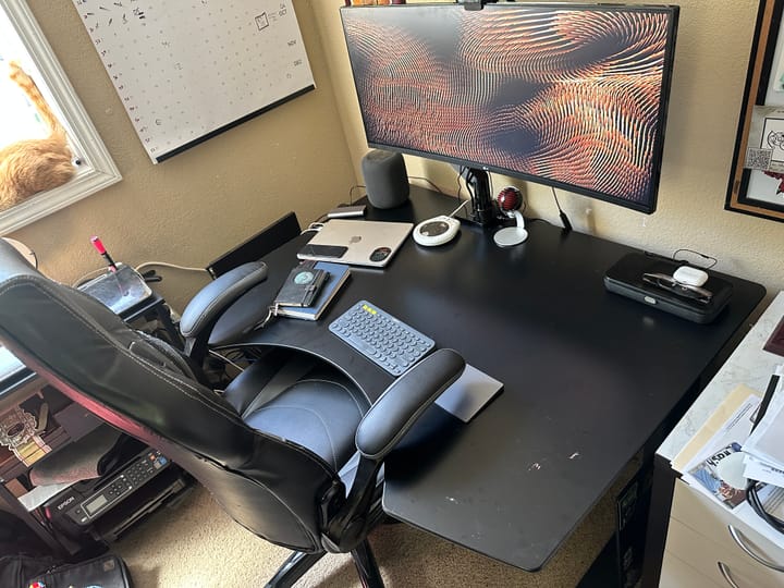 How to Keep Chaotic Clutter from the Trap of Horizontal Surfaces.